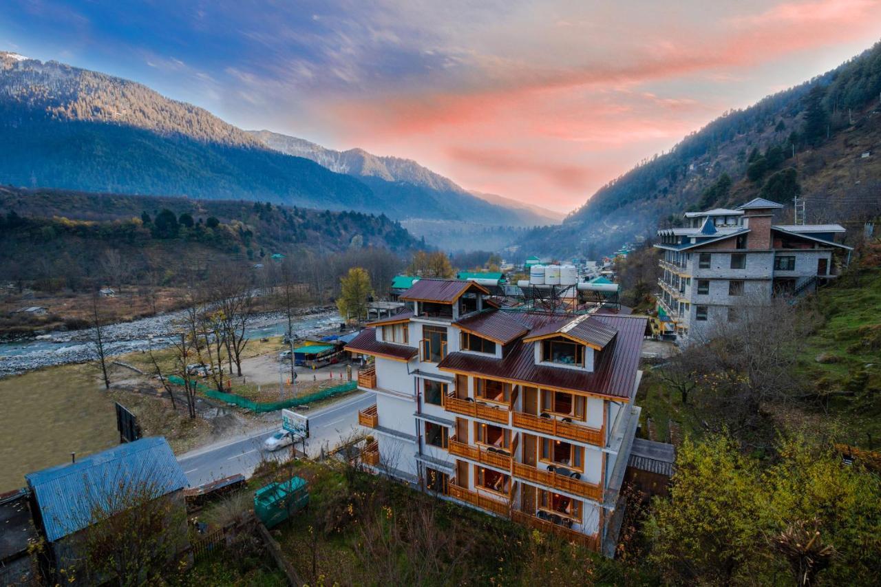 Vaibhav Regency Hotel - Manali (Himachal Pradesh) — Photos 1